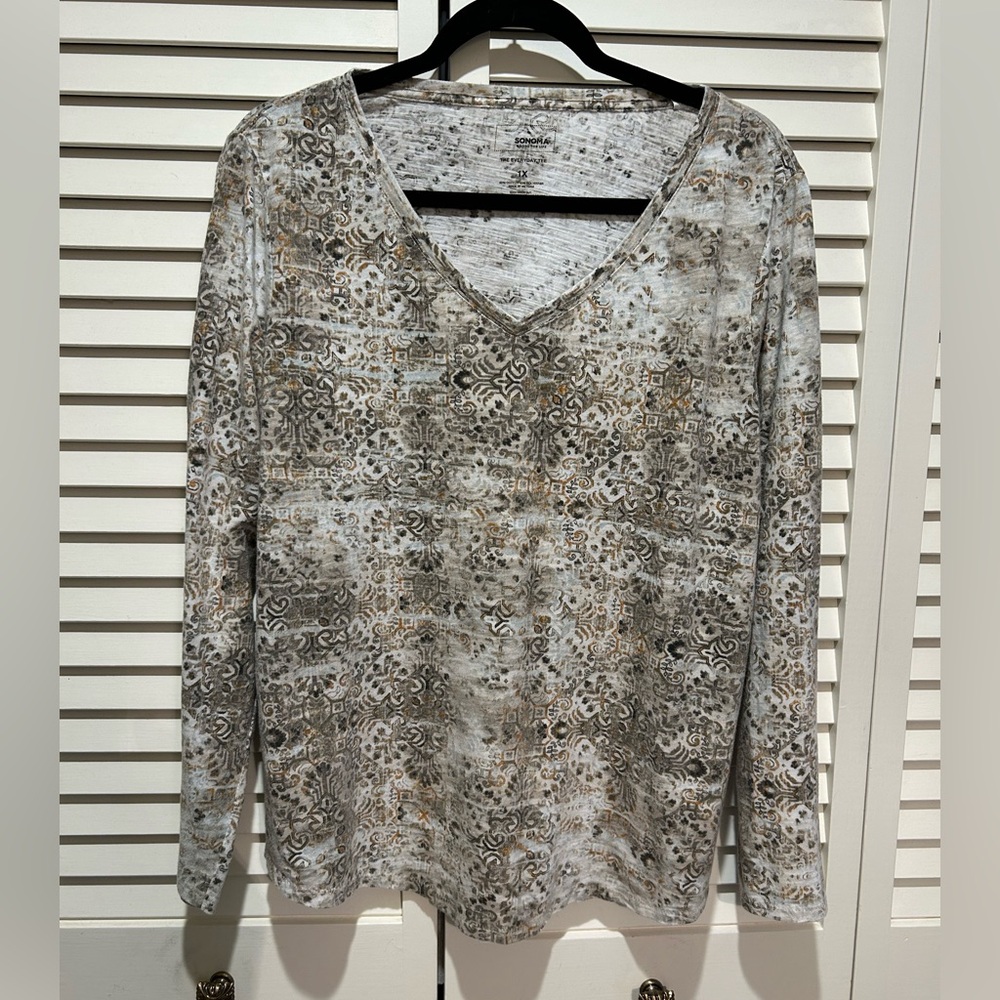 Sonoma Gray and Cream Patterned Long Sleeve Top